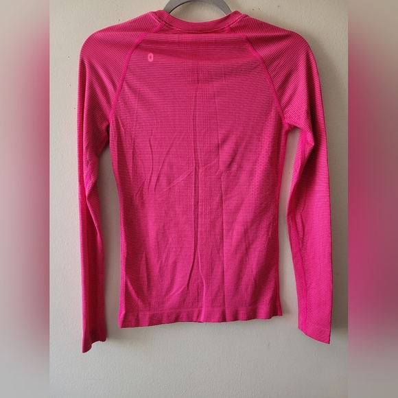 Figs Salta Seamless Long Sleeve Underscrub In Striped Shocking Pink XS EUC - Picture 8 of 9